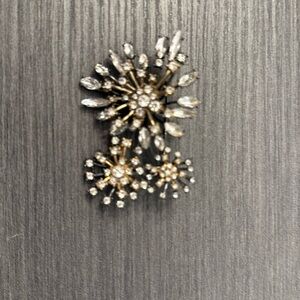 Beautiful broach to dress up any blazer!